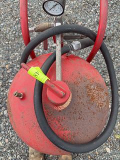Red Portable sand blaster With Hose and Gauge - Image 3