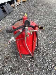 Red Portable sand blaster With Hose and Gauge - Image 5
