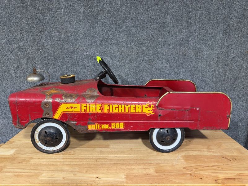 Red AMF Fire Fighter Pedal Car Unit 508 - Image 1