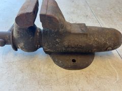 Wilton Chicago USA Bench Vise, 4 Inch Jaws - Image 3
