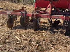 **Alternate Pickup Location and Date** 3-Row Tractor-Mounted Sprayer Cultivator - Image 5