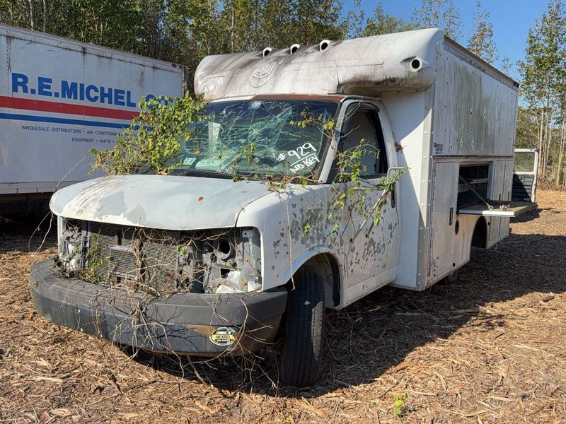 **Alternate Pickup Location and Date** 2003 Box Truck by Grumman Olson, No Key, Untested - Image 1