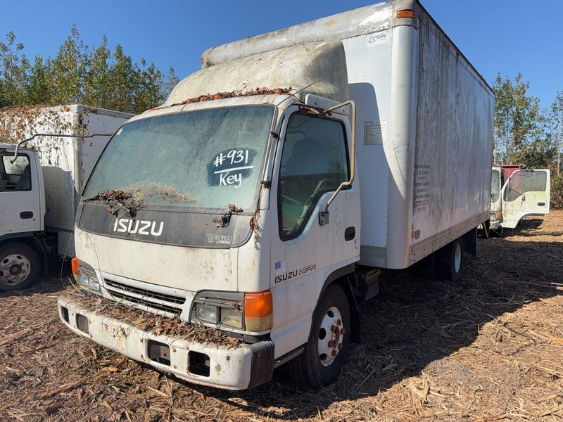 **Alternate Pickup Location and Date** 2000 Isuzu Box Truck with 19ft Cargo Area - Image 1