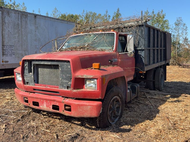 **Alternate Pickup Location and Date** 1993 F700 Diesel Dump Truck, Manual, No Key - Image 1