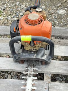 Stihl Gas-Powered Hedge Trimmer with Dual Blades - Image 2