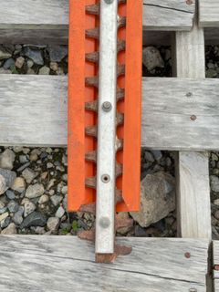 Stihl Gas-Powered Hedge Trimmer with Dual Blades - Image 3