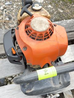 Stihl Gas-Powered Hedge Trimmer with Dual Blades - Image 4