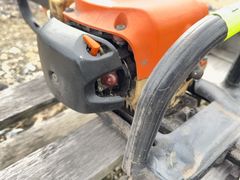Stihl Gas-Powered Hedge Trimmer with Dual Blades - Image 5