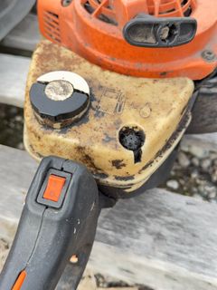 Stihl Gas-Powered Hedge Trimmer with Dual Blades - Image 6