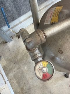 Portable Pressure Sandblaster with Gauge - Image 3