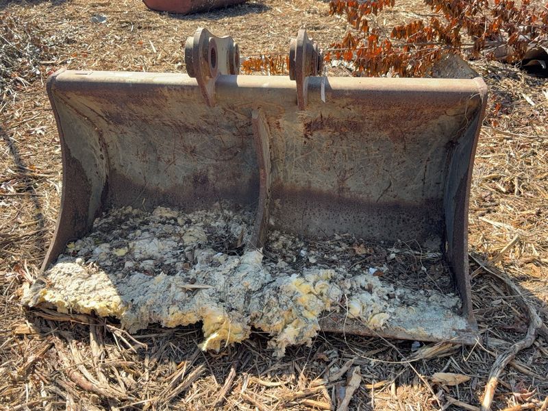 **Alternate Pickup Location and Date** 50" Excavator Bucket for CASE CX130 - Image 1
