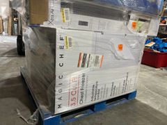 Magic Chef3.5 cu. ft. Manual Defrost Chest Freezer in White - Image 4