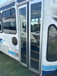 2020 Ford E-450 Starcraft Handicap Accessible Bus *Alternate Location* - Image 13