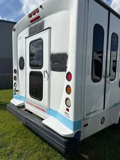 2020 Ford E-450 Starcraft Handicap Accessible Bus *Alternate Location* - Image 17