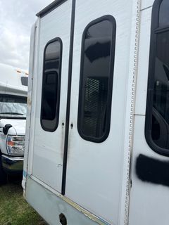 2020 Ford E-450 Starcraft Handicap Accessible Bus *Alternate Location* - Image 17
