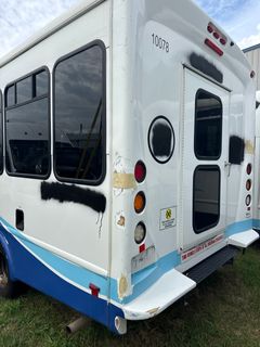 2020 Ford E-450 Starcraft Handicap Accessible Bus *Alternate Location* - Image 18