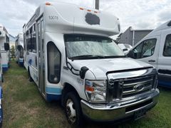 2020 Ford E-450 Starcraft Handicap Accessible Bus *Alternate Location* - Image 3