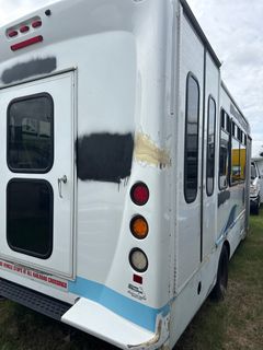 2020 Ford E-450 Starcraft Handicap Accessible Bus *Alternate Location* - Image 4