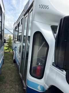 2020 Ford E-450 Starcraft Handicap Accessible Bus *Alternate Location* - Image 14