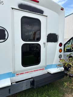 2020 Ford E-450 Starcraft Handicap Accessible Bus *Alternate Location* - Image 17