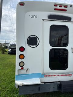 2020 Ford E-450 Starcraft Handicap Accessible Bus *Alternate Location* - Image 18