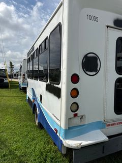 2020 Ford E-450 Starcraft Handicap Accessible Bus *Alternate Location* - Image 19