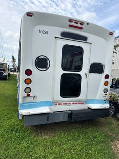 2020 Ford E-450 Starcraft Handicap Accessible Bus *Alternate Location* - Image 5