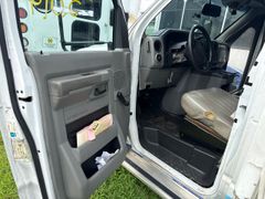 2020 Ford E-450 Starcraft Handicap Accessible Bus *Alternate Location* - Image 6