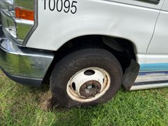 2020 Ford E-450 Starcraft Handicap Accessible Bus *Alternate Location* - Image 10