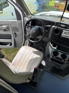2020 Ford E-450 Starcraft Handicap Accessible Bus *Alternate Location* - Image 21