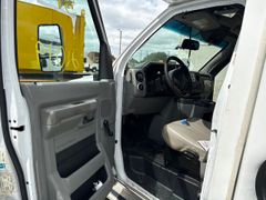 2020 Ford E-450 Starcraft Handicap Accessible Bus *Alternate Location* - Image 5