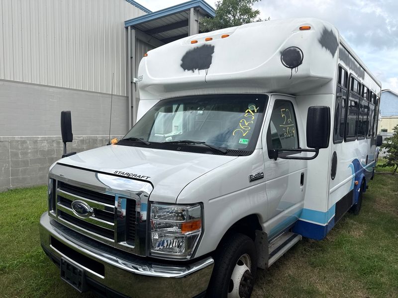2020 Ford E-450 Starcraft Handicap Accessible Bus *Alternate Location* - Image 1