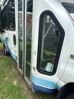 2020 Ford E-450 Starcraft Handicap Accessible Bus *Alternate Location* - Image 12