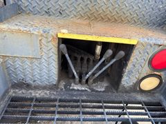 1995 International 4000 Series Service/Crane Truck *Alternate Location* - Image 22