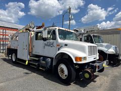 1995 International 4000 Series Service/Crane Truck *Alternate Location* - Image 4