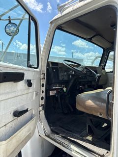 1995 International 4000 Series Service/Crane Truck *Alternate Location* - Image 5