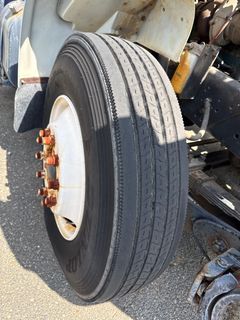 1995 International 4000 Series Service/Crane Truck *Alternate Location* - Image 10