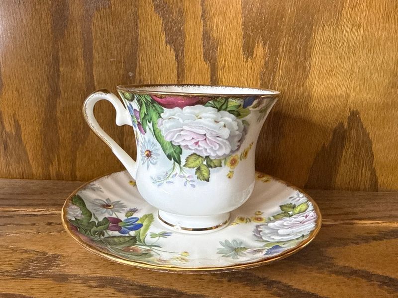 Heirloom Fine Bone China Teacup and Saucer Set Floral Roses England