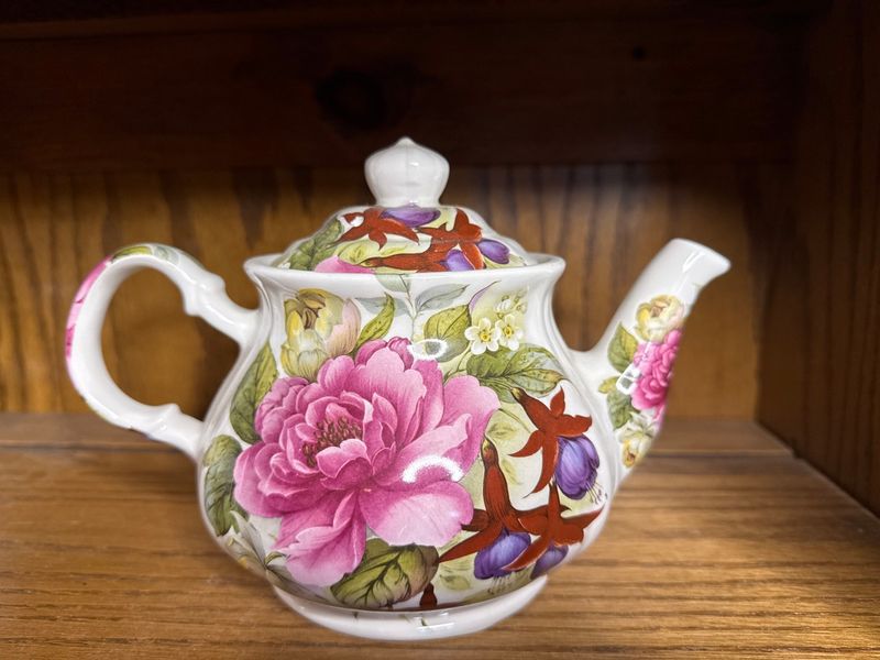 Sadler England Windsor Floral Teapot Peonies Fuchsia Fine China