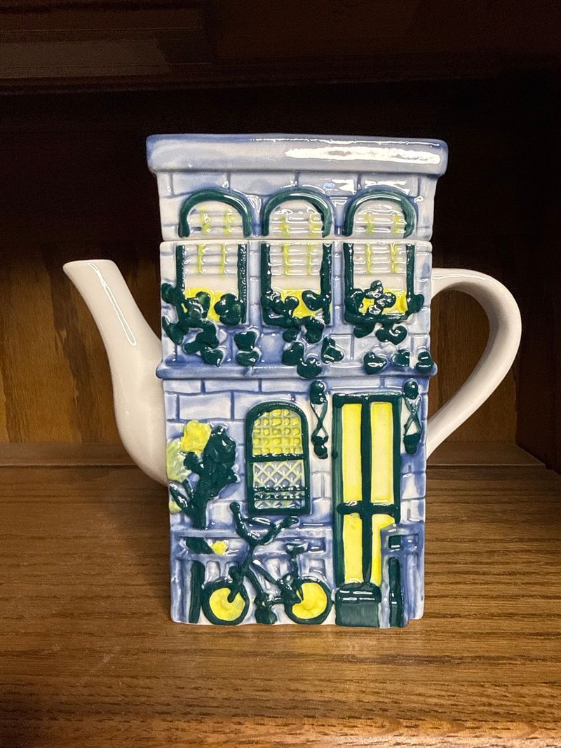 Ceramic Victorian House Shaped Teapot with Removable Roof Lid