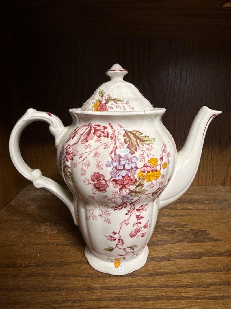 Ridgway Staffordshire Ironstone Teapot English Garden Pattern 4424 Made In England