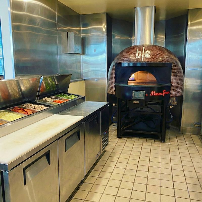 High End Equipment Loaded Kitchen, Dining & Smallwares. Ashburn, VA