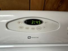 Maytag 4 Burner Gas Stove  - Image 6