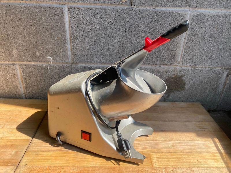 VIVOHOME Electric Ice Crusher, Cracked Casing - Image 1