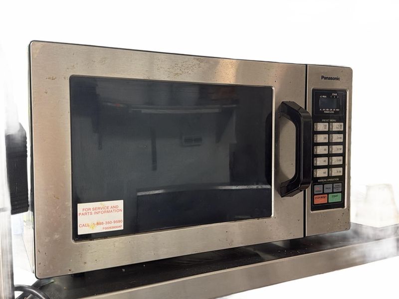 Panasonic Commercial Microwave Oven - Image 1