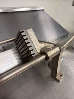 Commercial Cast Iron French Fry Cutter - Image 4