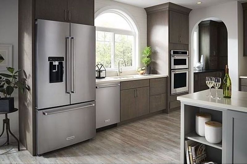 Appliances Kitchen Accessories & Home Goods Auction. Springfield VA banner