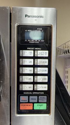 Panasonic Commercial Microwave Oven - Image 4