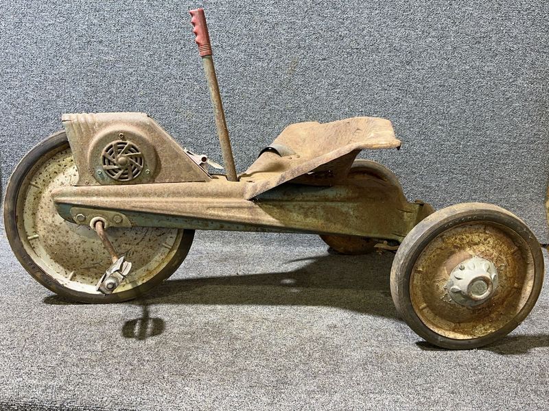Murray Mustang K15 Pedal Car Tricycle