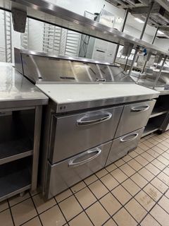 Continental 4-Drawer Refrigerated Sandwich Prep Table - Image 2